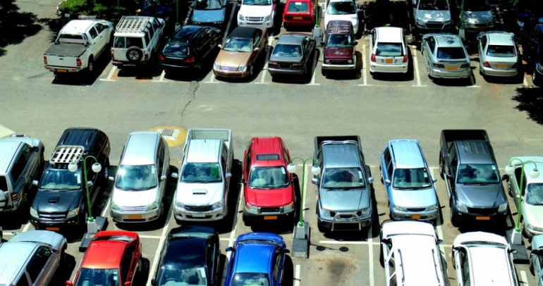 مواقف السيارات في لبنان.. استغلال يستنزف القدرة المالية للمواطن
